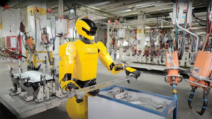 4-humanoid-robots-handle-quality-checks-and-assembly-at-auto-plant